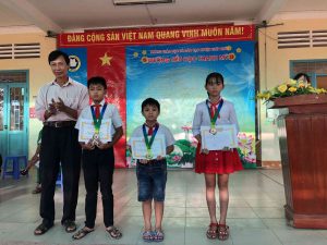 Tuyên dương học sinh đạt giải Vivonam cúp Xổ số kiến thiết Đồng Tháp.